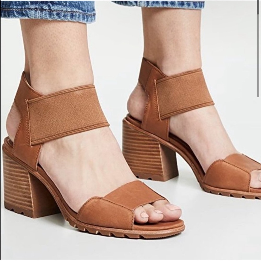 Sorel Nadia Tan Sandal in Camel Brown / Chunky Heel and Ankle Strap / Size 10